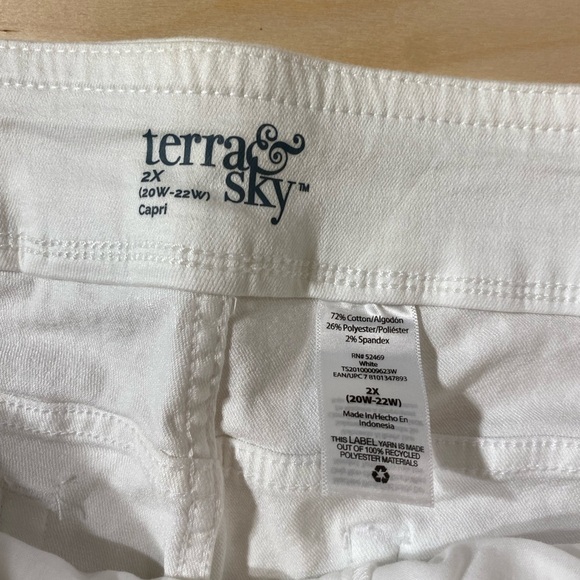 Terra & Sky Jean Capris 2X (20W-22W) (EO) - Picture 9 of 15